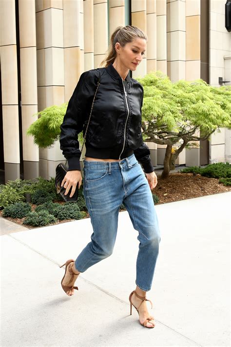 How to Wear Boyfriend Jeans - How Editors Wear Boyfriend Denim