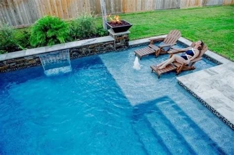 30+ Modern Small Swimming Pool Design Ideas For Backyard - TRENDUHOME ...