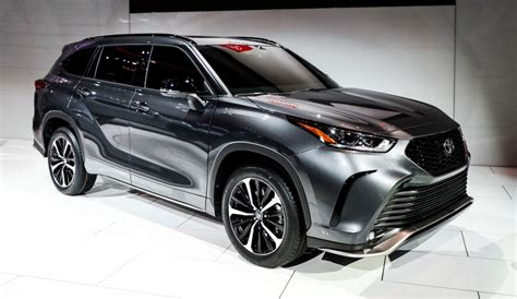 Don’t Let the 2020 Toyota Highlander Fool You With Its Cramped 3rd Row