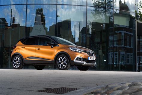 2018 Renault Captur Review - Car Keys