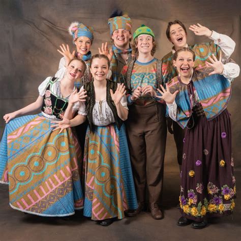 Oaken family frozen jr musical costume rental – Artofit