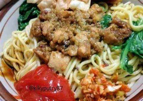 Resep Mie ayam pangsit simple oleh Mrs. Surya - Cookpad