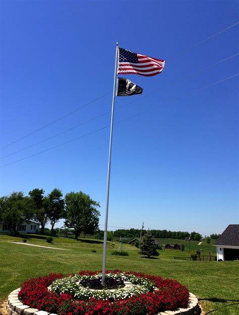 7 Front Yard Flag Pole Ideas: Add A Patriotic Touch To Your Home ...