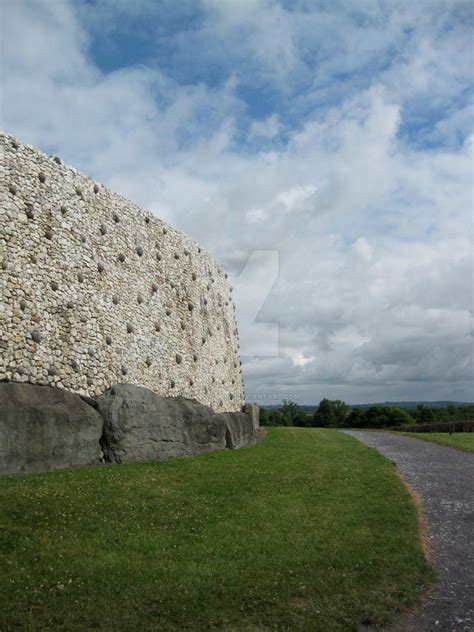 Newgrange by DarkChimera on DeviantArt