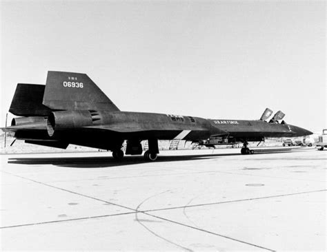 Lockheed YF-12 Blackbird Fighter-Interceptor | Military Machine ...