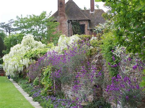 Sissinghurst Castle garden | Tour London & Beyond