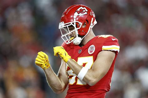 Is Travis Kelce playing tonight vs. Raiders in Week 5?