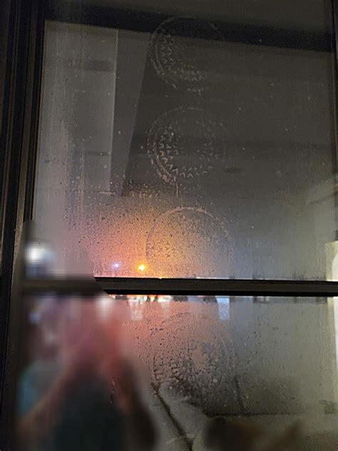 What are these circular marks on my window?? : r/Weird