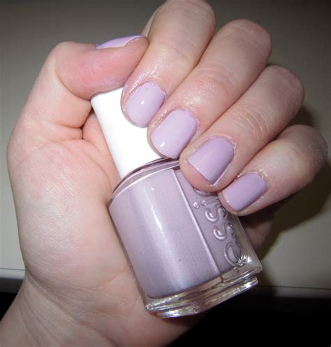 The Beauty of Life: Mani of the Weekend: Essie Neo Whimsical