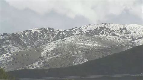 Antelope Valley residents wake up to inches of snow amid spectacular winter storm | abc7.com