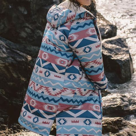 13 Best Changing Robes To Keep Warm On The Beach | Glamour UK