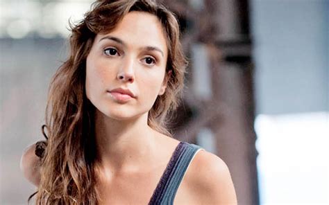 Gal Gadot Age 2023, Family, Husband, Height, Net Worth, Children ...