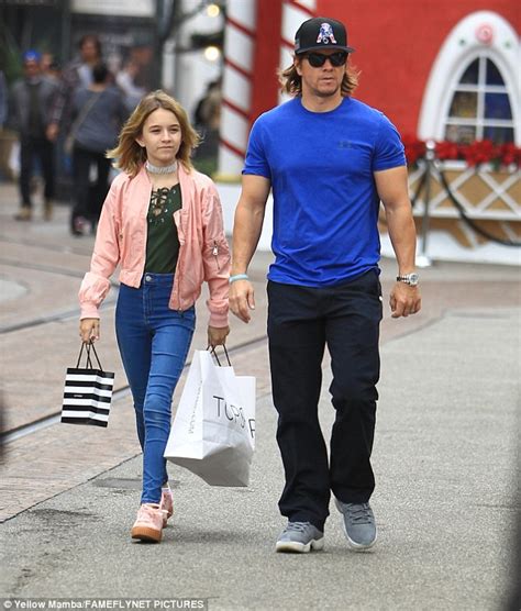 Mark Wahlberg hunts for Black Friday deals in LA | Daily Mail Online