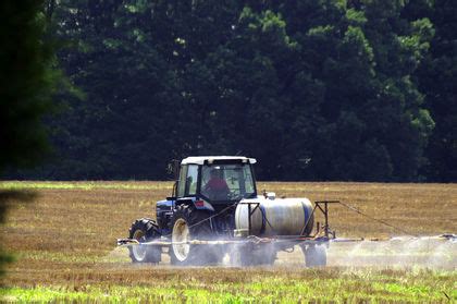 Pesticides - water, effects, environmental, pollutants, United States ...