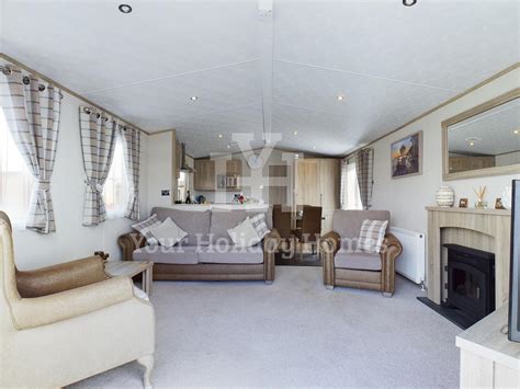 6 Berth Lakeside Luxury Caravan with Hot Tub - Lakeside Oasis - Your ...