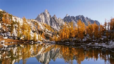 The Best Fall Hiking Trails in the U.S. | Condé Nast Traveler