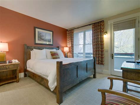 Hotel McCall in McCall, Idaho (1-800-844-3246)