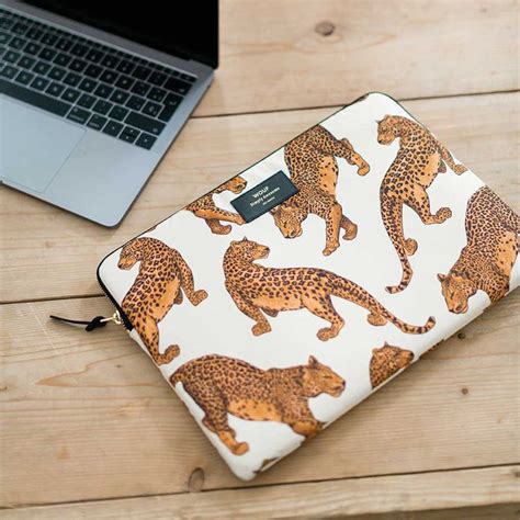 Laptop Bags & Cases | Designer Technology Accessories in 2022 | Cute ...