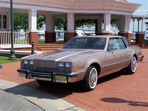 1982 Oldsmobile Toronado - Information and photos - MOMENTcar