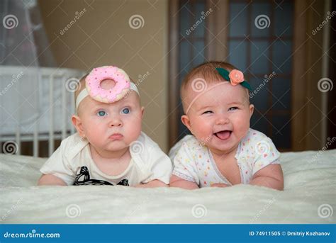 Cute Twins Baby Boy And Girl Images - Baby Viewer