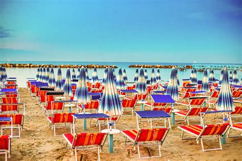 10 Unmissable Beaches in Emilia-Romagna - Sparkly Sand and Entertainment Vacations on the Coast ...