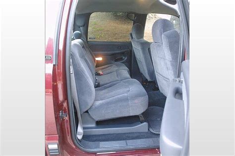 2001 Chevrolet Silverado 2500HD Pictures - 89 Photos | Edmunds