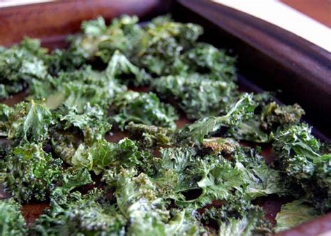 How to Make Quick & Easy Kale Chips - Paleo Grubs