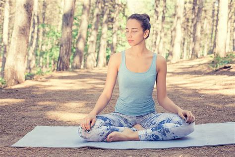 How Mindful Meditation Helps Digestion (and may improve leaky gut)