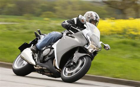 Honda VFR 1200 F (2012-2016) review | Speed, Specs & Prices | MCN