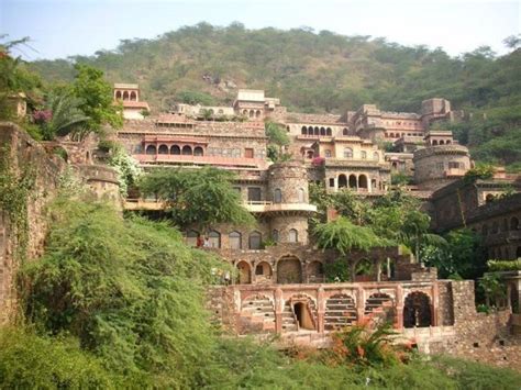 Awesome Adventure Activities Neemrana Fort & Places To Visit