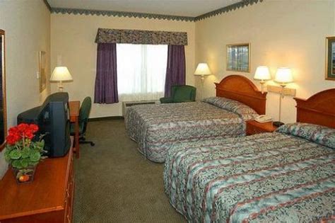 Stone Mountain Hotel | COUNTRY INN SUITES STONE MT