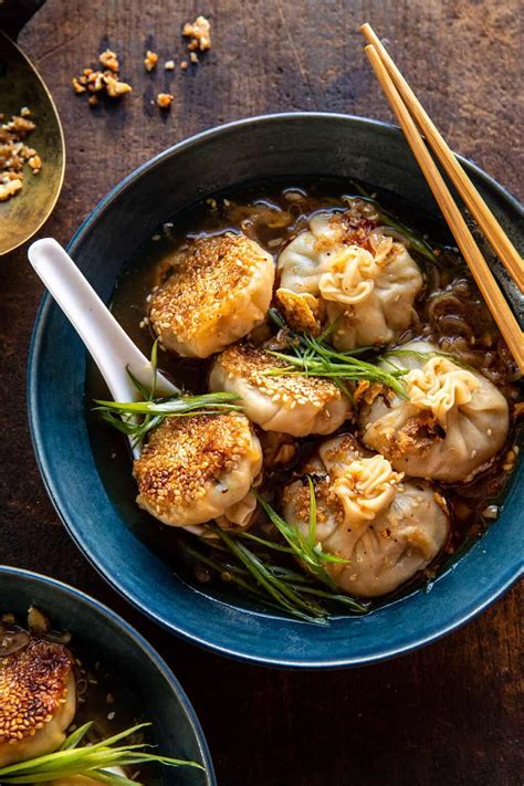 Sesame chicken dumplings in spicy broth with garlic crisps – Artofit