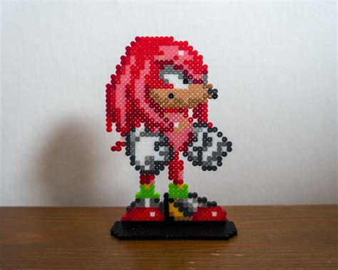 Knuckles Pixel Art Grid - bmp-place