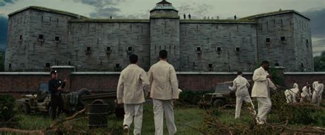 Shutter Island - Movie Review - Life is fun