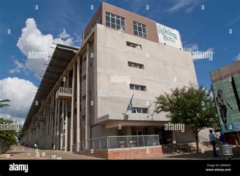 SOWETO HOTEL ON FREEDOM SQUARE TRIBUTE TO ANC LEADERS Stock Photo - Alamy