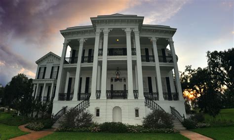 New Orleans Plantations: Get the Detail of New Orleans Plantations on Times of India Travel