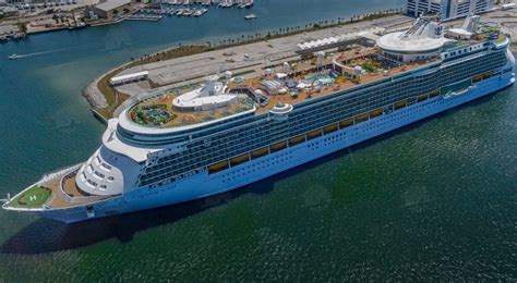 Royal Caribbean Cruise Ship Freedom Of The Seas