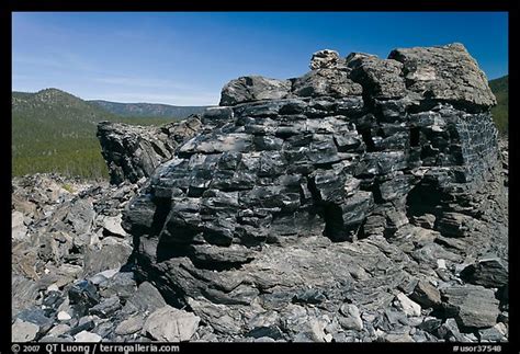 Picture/Photo: Obsidian glass formation. Newberry Volcanic National ...