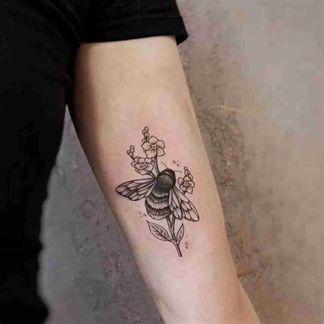 Buzzing & Fun - Bee Tattoo Ideas By Tattoo Designers - Tattoo Stylist