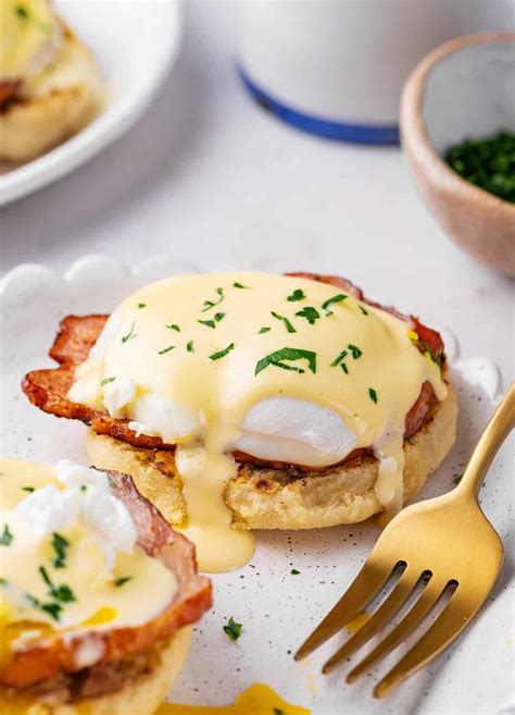 Easy Eggs Benedict Recipe | All Things Mamma