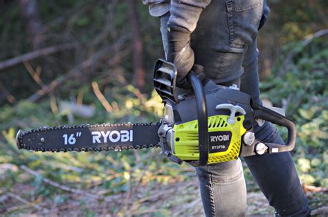 Ryobi 16' Gas chainsaw, perfect chainsaw for your wife!