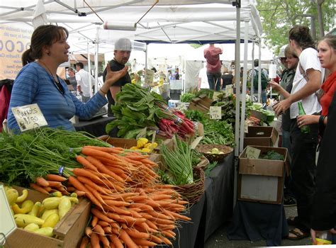 File:Ballard Farmers' Market - vegetables.jpg - Wikipedia