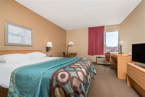 Super 8 by Wyndham Menomonie WI | Menomonie, WI Hotels