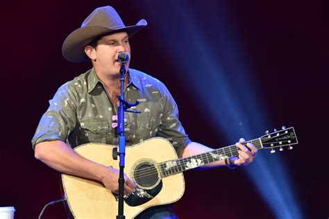 Jon Pardi Takes 'Heartache Medication' To No.1 - Country Now