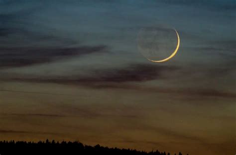 Does a New Moon Affect People’s Mood? How the New Moon Can Affect Your ...