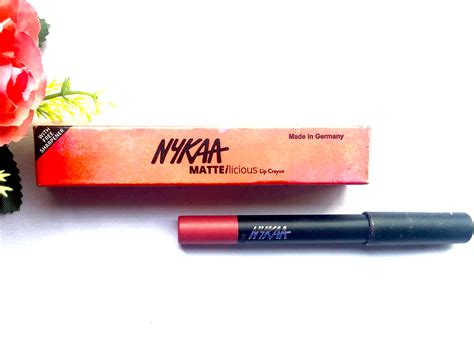 Nykaa Matteilicious Lip Crayon Pink On Fleek Review, Swatches Blog MBF - Makeup and Beauty Forever