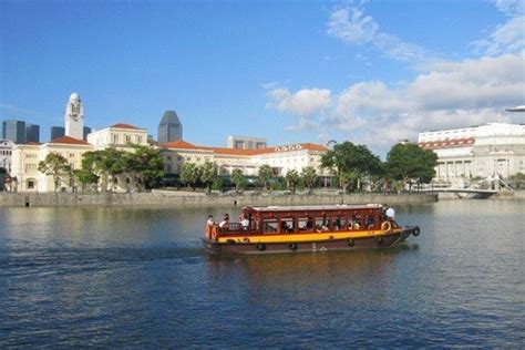 Singapore River Cruise is one of the very best things to do in Singapore