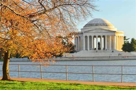 Washington DC: Monuments Self-Guided Walking Tour | GetYourGuide