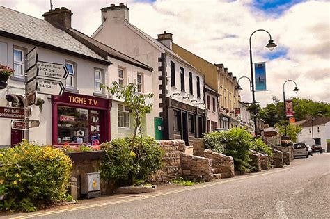 Leitrim Village - Oomi