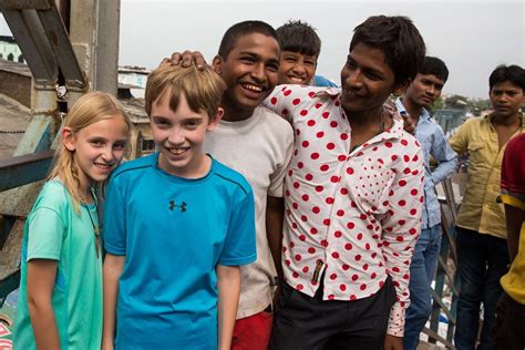 A Tour of the Dharavi Slum in Mumbai, India | Earth Trekkers